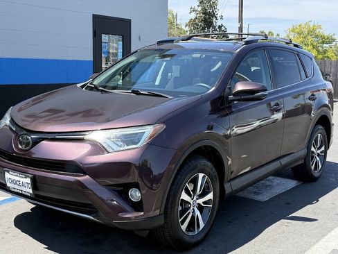 Used 2017 Toyota RAV4 XLE w/ Carpet Mat Package FWD image 3