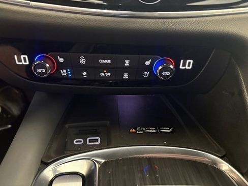 Used 2024 Buick Enclave Premium image 30