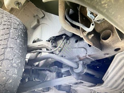 Used 2003 Chevrolet Silverado 2500 LS image 33