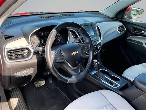Used 2018 Chevrolet Equinox LT FWD image 16