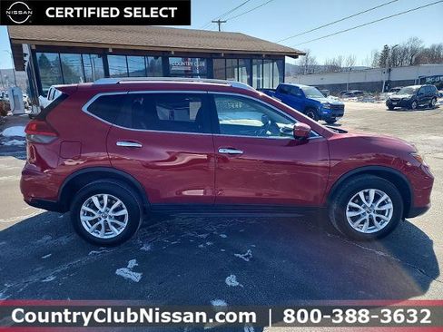 Certified 2017 Nissan Rogue SV w/ SV Premium Package image 9