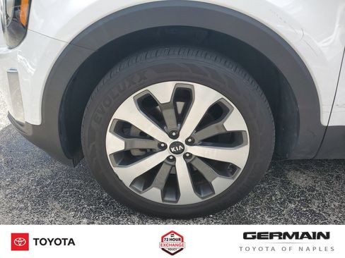 Used 2021 Kia Telluride EX w/ EX Premium Package FWD image 14
