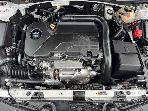 Used 2018 Chevrolet Malibu LT w/ Leather Package FWD image 28