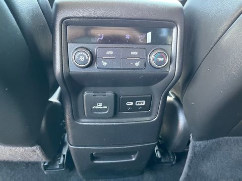 Used 2021 GMC Acadia SLT w/ Elevation Edition image 27