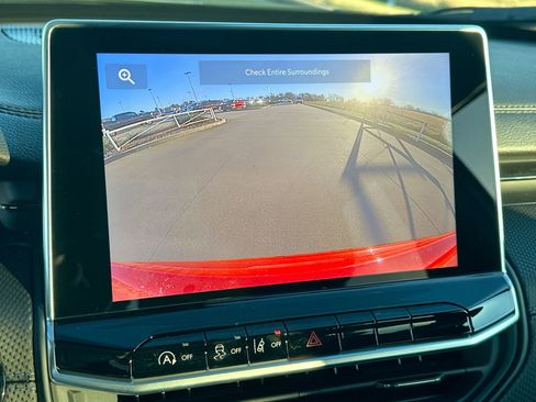 New 2026 Jeep Compass Latitude image 17