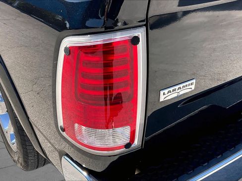 Used 2018 RAM 1500 Laramie w/ Convenience Group AWD/4WD image 29