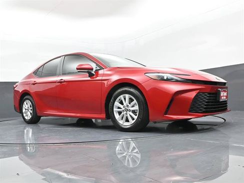 Certified 2025 Toyota Camry LE w/ Convenience Package FWD image 28