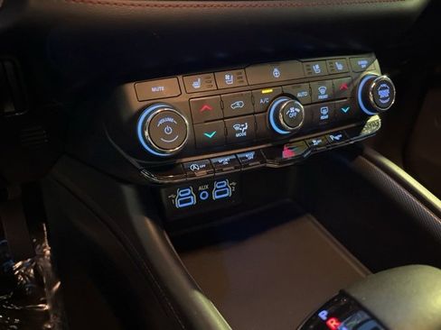 Used 2024 Dodge Durango GT image 25