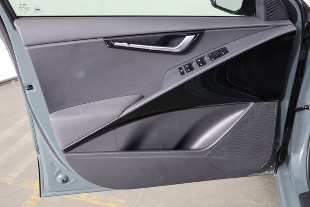 Certified 2023 Kia Niro Wind FWD image 19