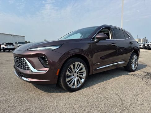 Used 2025 Buick Envision Avenir AWD/4WD image 2