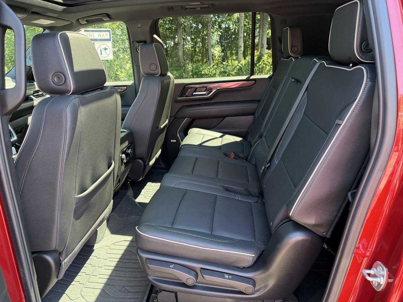 Used 2025 GMC Yukon XL Elevation w/ LPO, Elevation Black Package AWD/4WD image 12