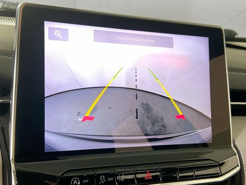 Used 2022 Jeep Compass Limited image 13