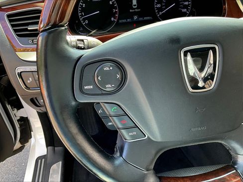 Used 2016 Hyundai Equus Signature RWD image 11