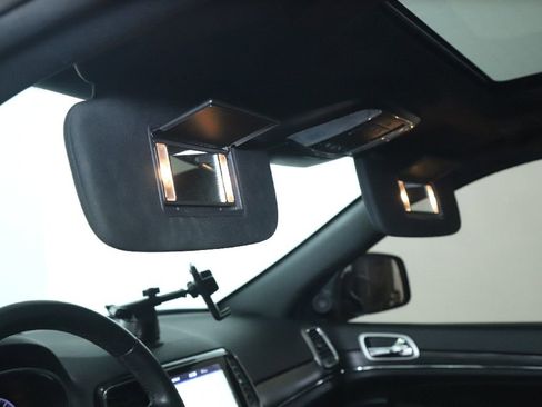 Used 2022 Jeep Grand Cherokee Limited w/ Tech Group image 20