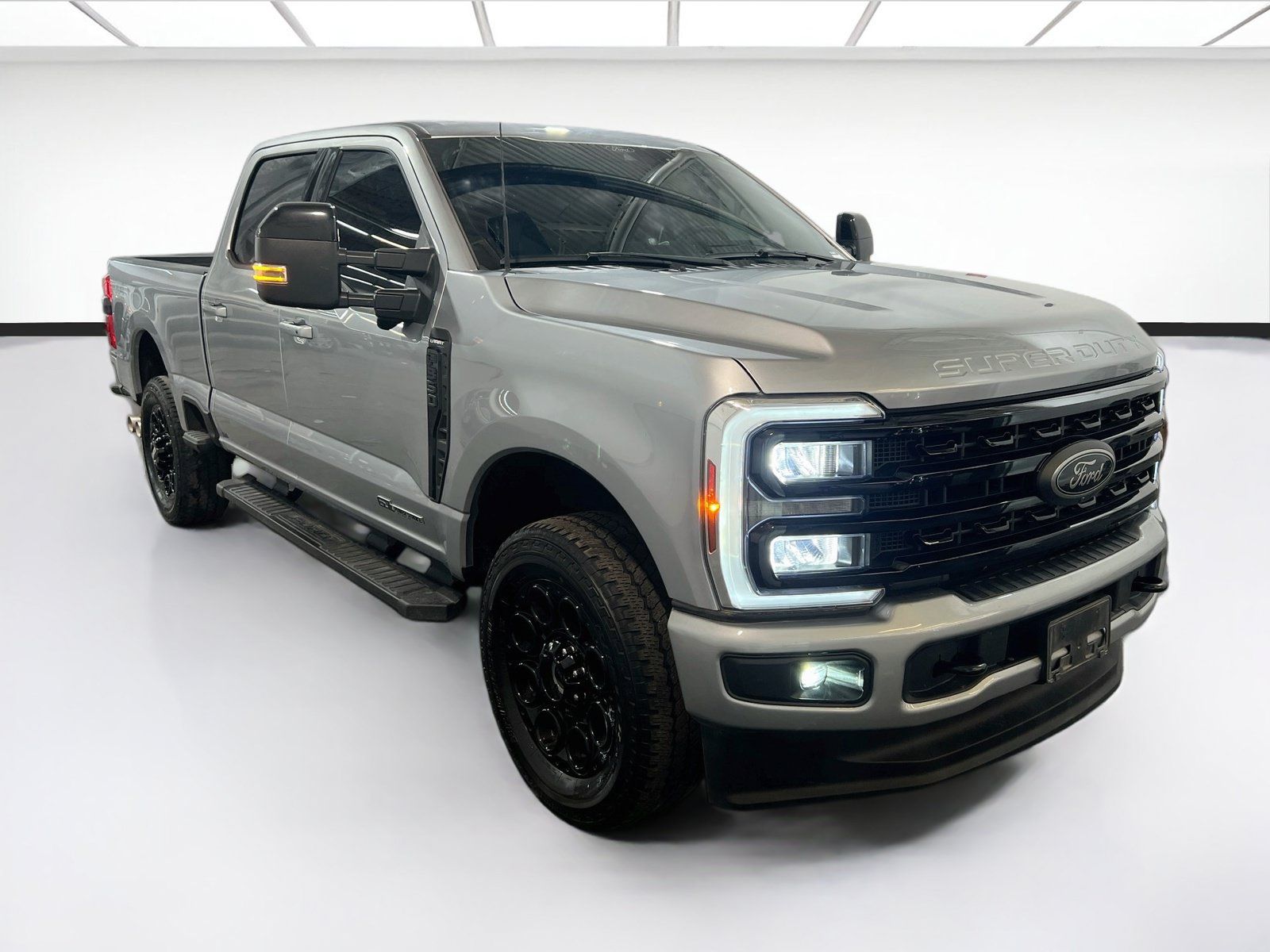Used 2024 Ford F350 Lariat w/ Black Appearance Package AWD/4WD image 3