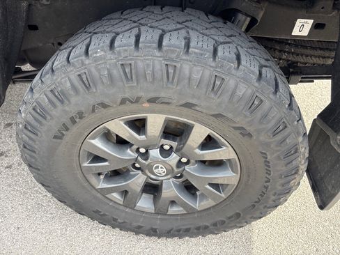 Used 2023 Toyota Tacoma SR5 image 5