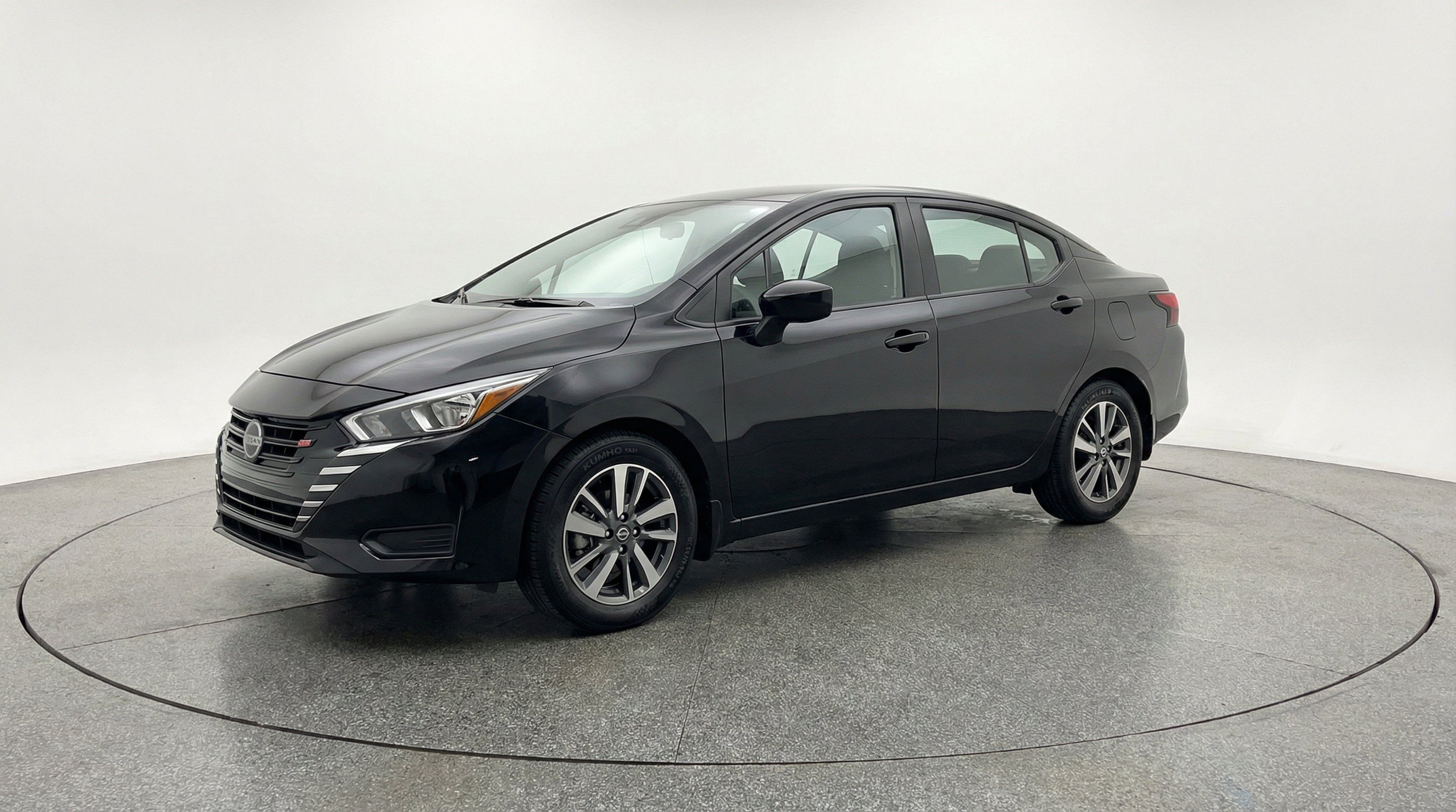 Used 2025 Nissan Versa SV FWD image 3