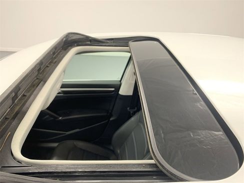 Used 2018 Volkswagen Passat 2.0T SE image 20