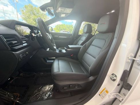 New 2026 GMC Terrain AT4 w/ Technology Package II AWD/4WD image 25