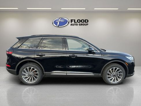 Used 2025 Lincoln Corsair Reserve image 5