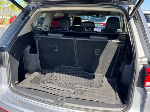 Used 2024 Volkswagen Atlas SE AWD/4WD image 38