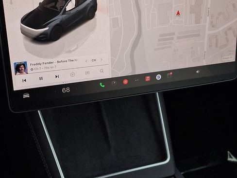 Used 2026 Tesla Model Y 2WD image 18