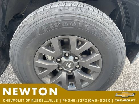Used 2022 Toyota Tacoma SR5 w/ SR5 Appearance Package (SM) AWD/4WD image 35