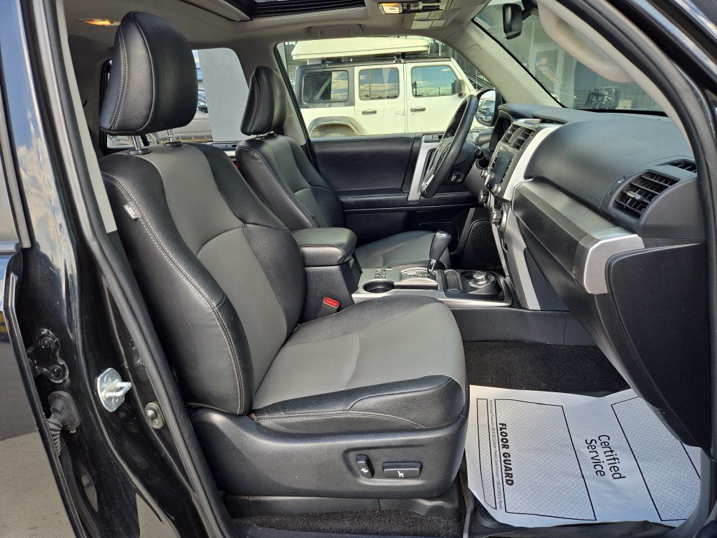 Used 2021 Toyota 4Runner SR5 Premium w/ Moonroof Package AWD/4WD image 18