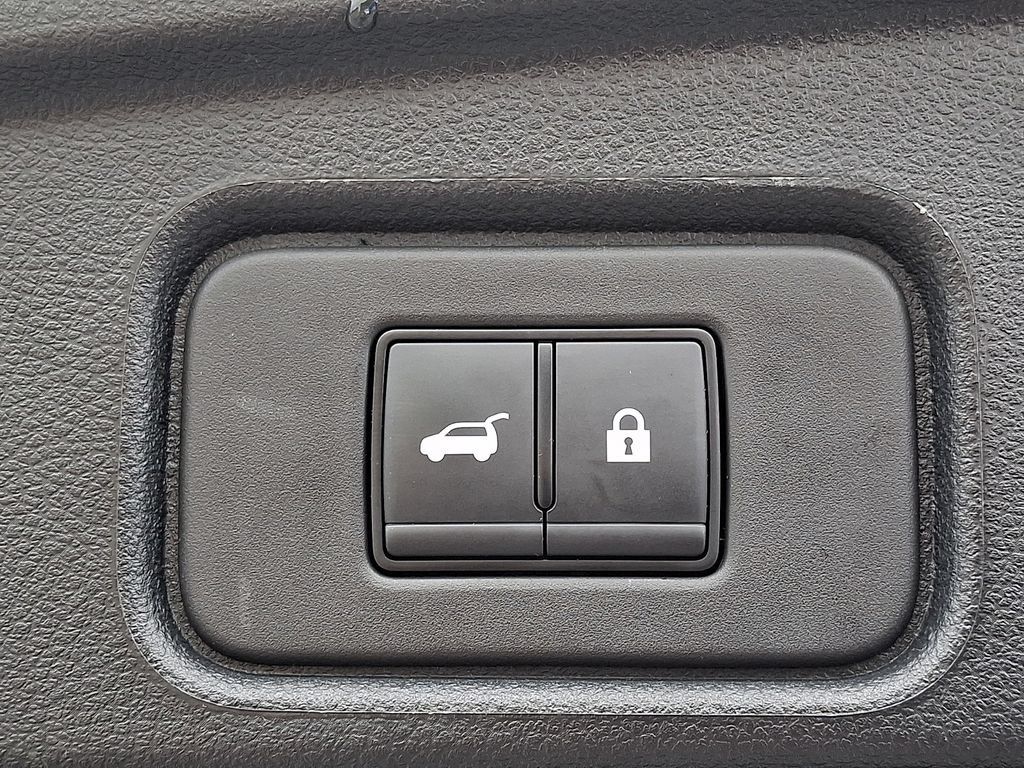 Used 2025 Nissan Pathfinder SL AWD/4WD image 30