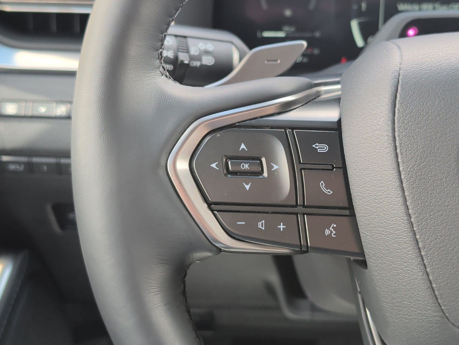 Used 2025 Lexus GX 550 w/ Accessory Package (2T) AWD/4WD image 14