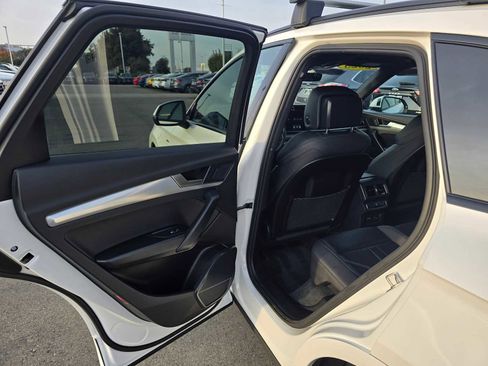 Used 2025 Audi Q5 2.0T Premium image 18