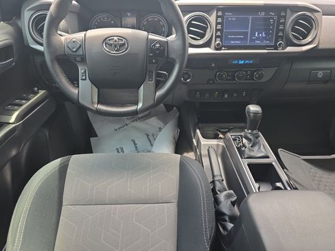 Used 2022 Toyota Tacoma TRD Off-Road w/ Technology Package RWD image 17