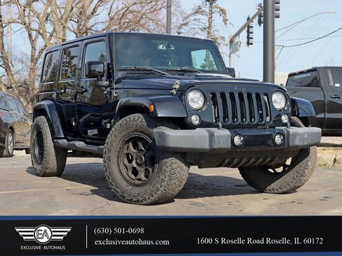 Used 2018 Jeep Wrangler Unlimited Sahara image 1