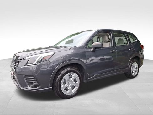 Used 2023 Subaru Forester image 3