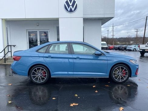 Used 2025 Volkswagen Jetta GLI Autobahn image 3