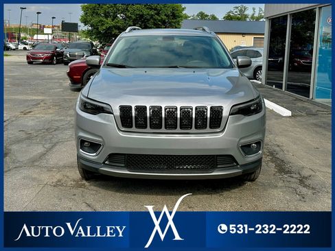 Used 2019 Jeep Cherokee Limited image 2