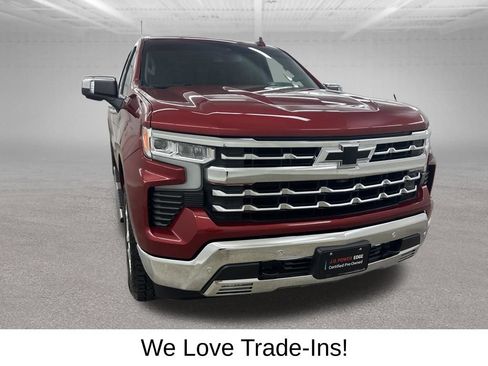 Used 2022 Chevrolet Silverado 1500 LTZ AWD/4WD image 3