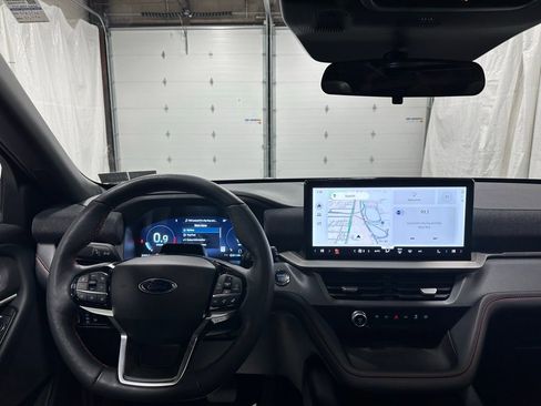 Used 2025 Ford Explorer ST-Line image 16