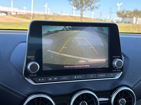 Used 2025 Nissan Sentra SV image 18