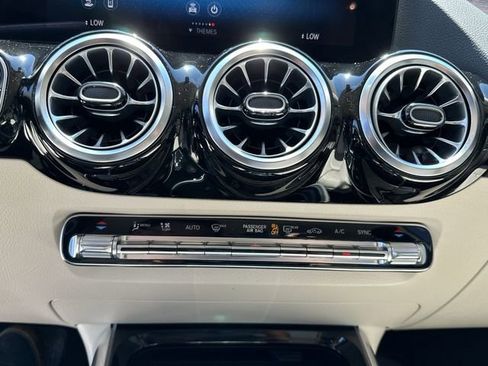 Used 2023 Mercedes-Benz GLA 250 4MATIC w/ Premium Package image 25