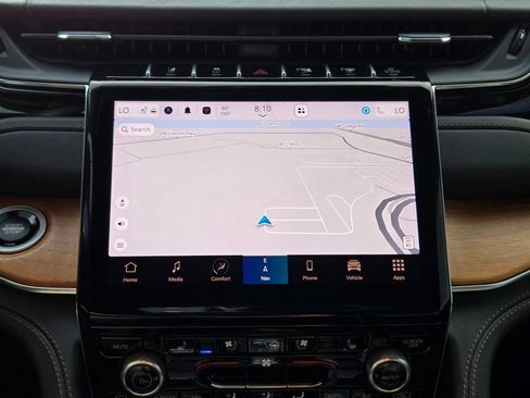 Used 2022 Jeep Grand Cherokee Summit AWD/4WD image 23