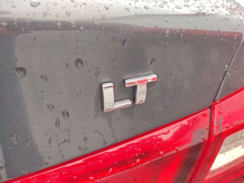 Used 2017 Chevrolet Malibu LT image 40