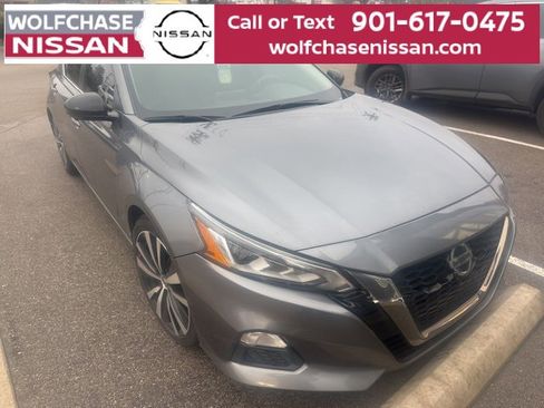 Used 2021 Nissan Altima 2.5 SR w/ SR Premium Package image 1