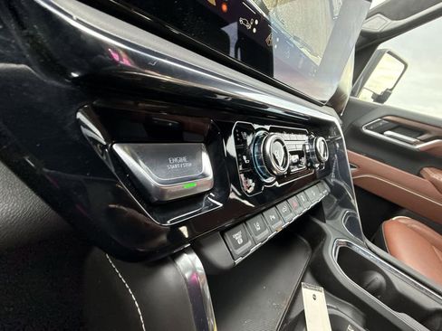 Certified 2025 GMC Sierra 2500 Denali Ultimate w/ Max Trailering Package image 23