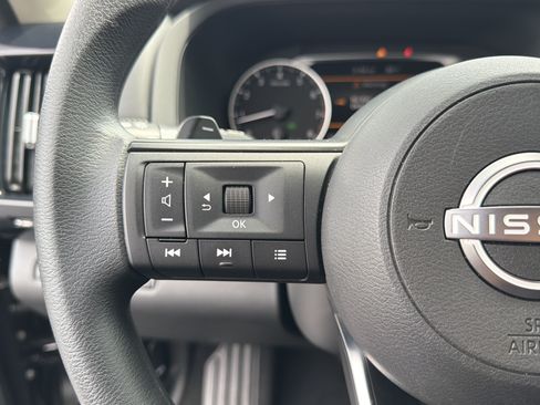 Used 2025 Nissan Pathfinder S AWD/4WD image 30