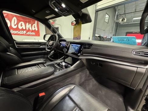 Used 2022 Jeep Wagoneer Series I w/ Convenience Group I AWD/4WD image 14