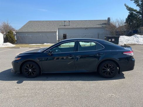 Used 2018 Toyota Camry LE w/ Convenience Package image 9