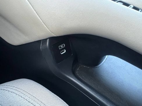 Certified 2024 Honda HR-V LX image 29