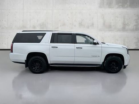 Used 2016 GMC Yukon XL SLE w/ Convenience Package image 4