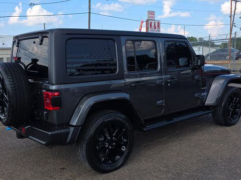 Used 2023 Jeep Wrangler Unlimited Sahara w/ Cold Weather Group AWD/4WD image 3